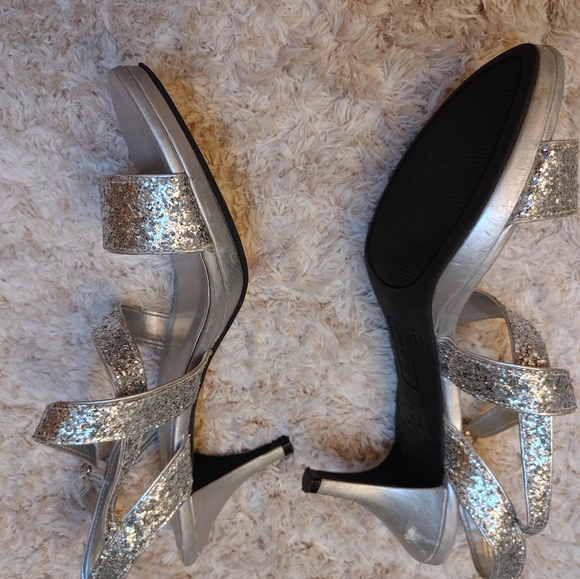 Sparkly Silver Heels - Picture 5 of 6